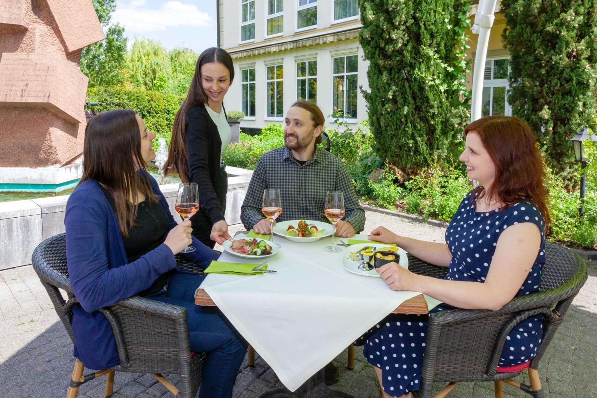 Best Western Wein- Und Parkhotel Nierstein Buitenkant foto