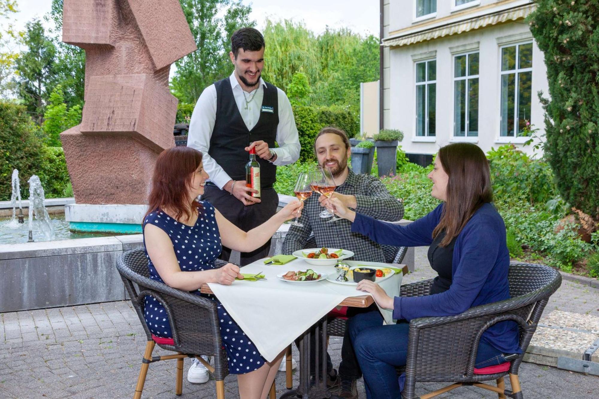 Best Western Wein- Und Parkhotel Nierstein Buitenkant foto